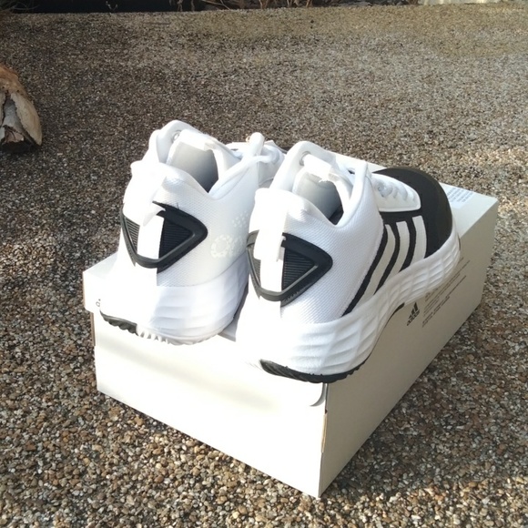 adidas OWNTHEGAME 2.0 - Picture 8 of 16